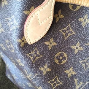 Meet your Posher, Gloria